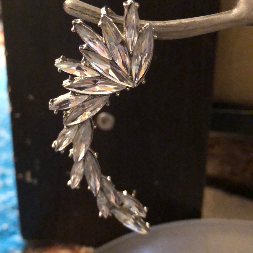 Rhinestone feathers ear cuff